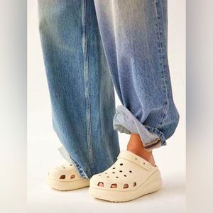 Crocs Crush Bone Color Size 10